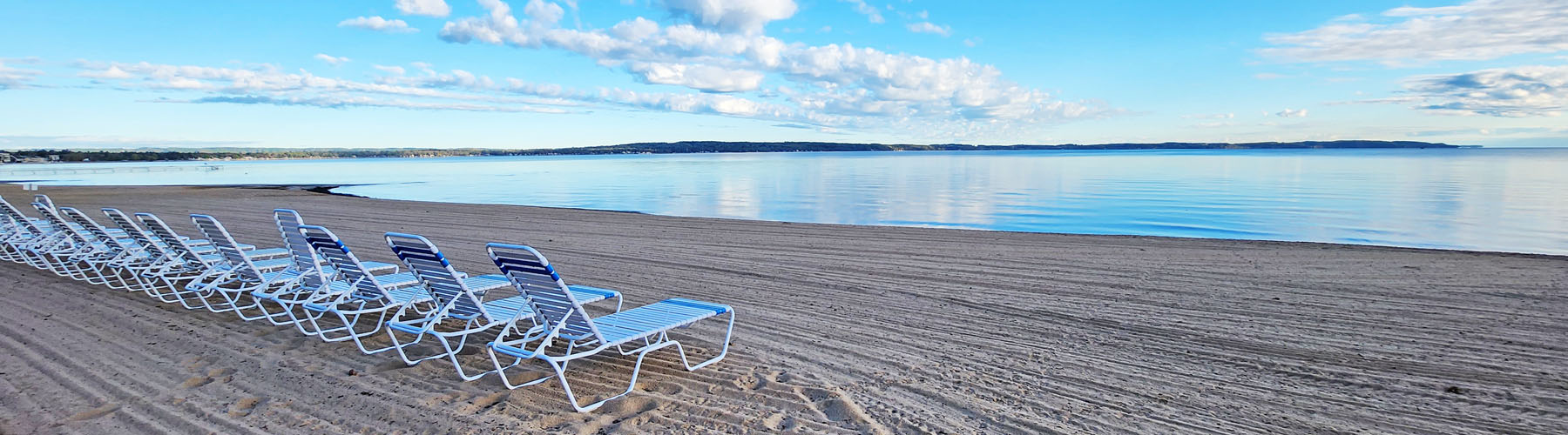 North Shore Inn Condo Hotel Traverse City — gallery preview 1